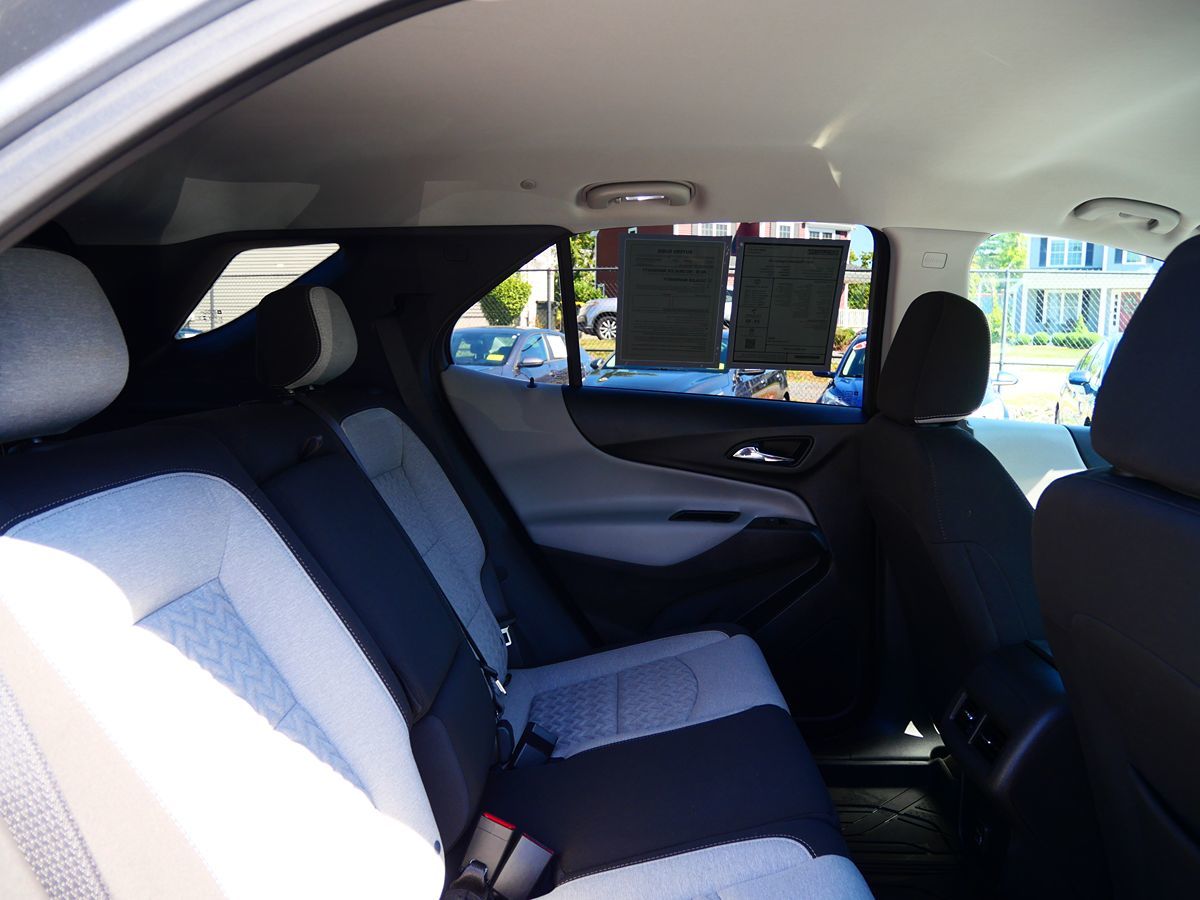 Photo 25 of this Chevrolet Equinox