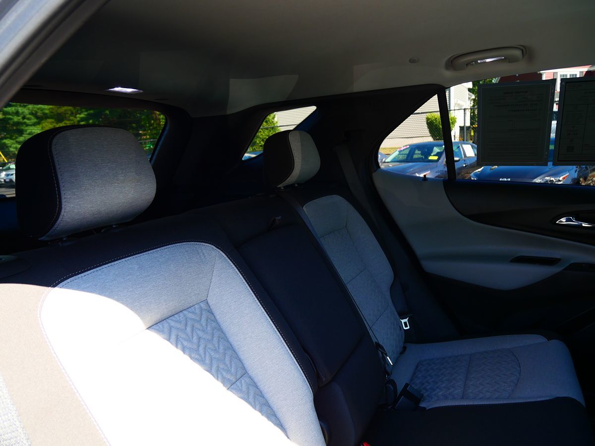 Photo 26 of this Chevrolet Equinox