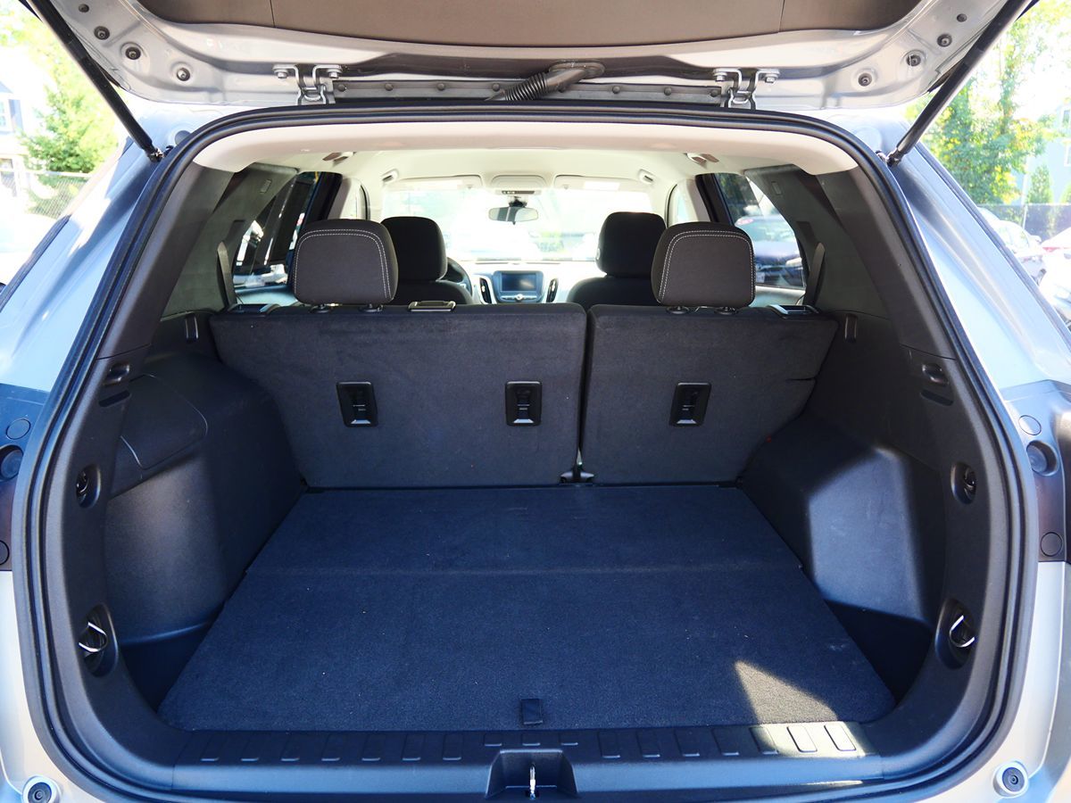 Photo 29 of this Chevrolet Equinox