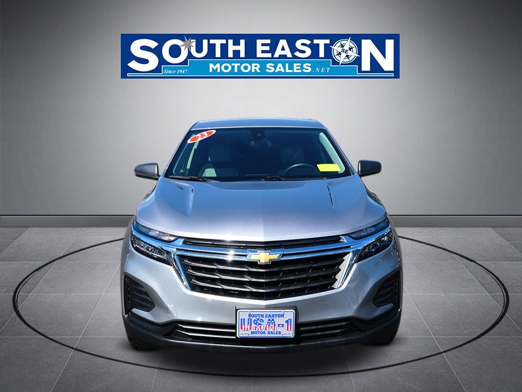 Photo 3 of this Chevrolet Equinox