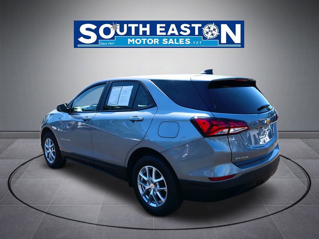 Photo 5 of this Chevrolet Equinox