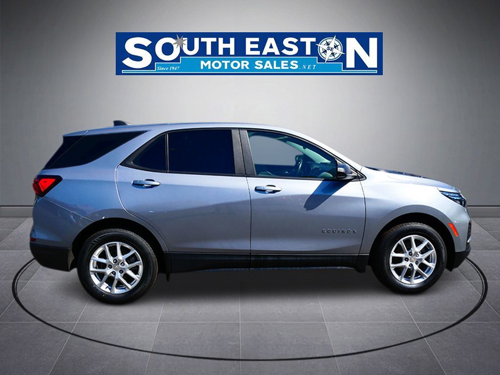 Photo 8 of this Chevrolet Equinox