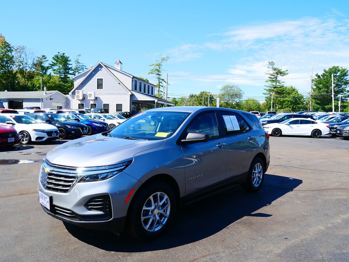 Photo 30 of this Chevrolet Equinox