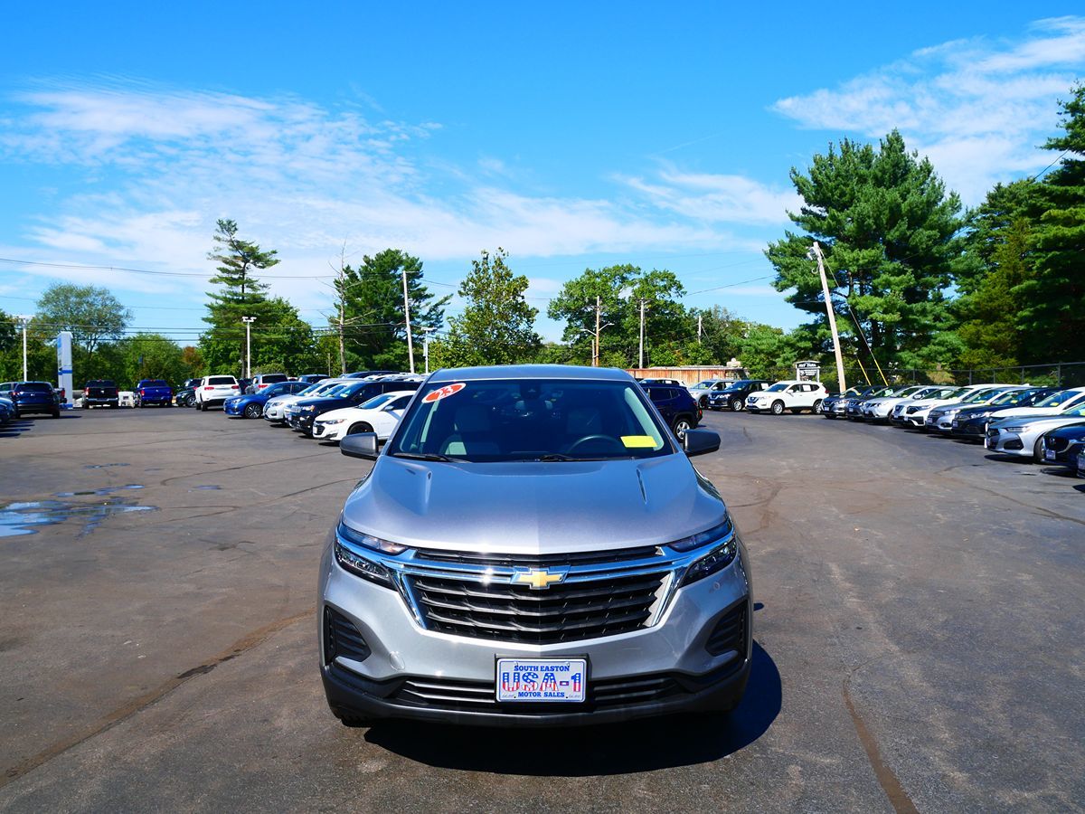 Photo 32 of this Chevrolet Equinox