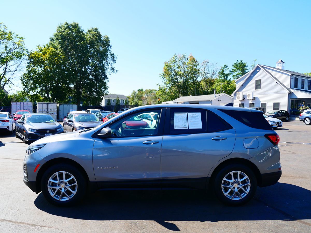 Photo 36 of this Chevrolet Equinox