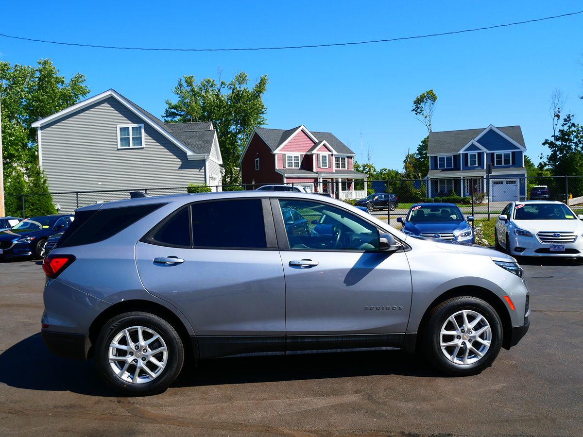 Photo 37 of this Chevrolet Equinox