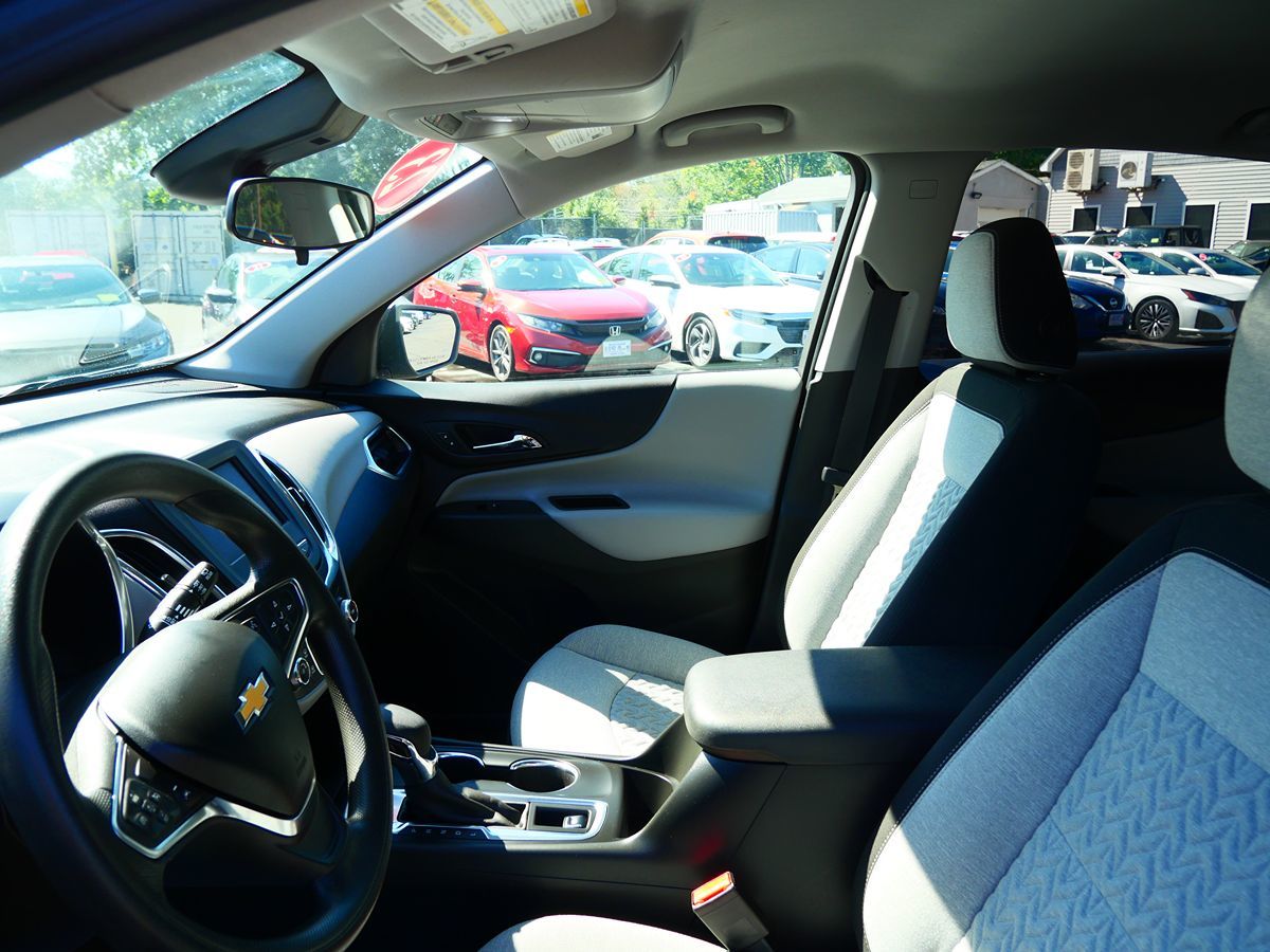 Photo 39 of this Chevrolet Equinox