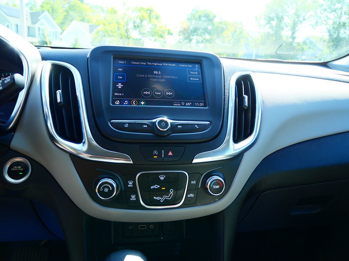 Photo 42 of this Chevrolet Equinox