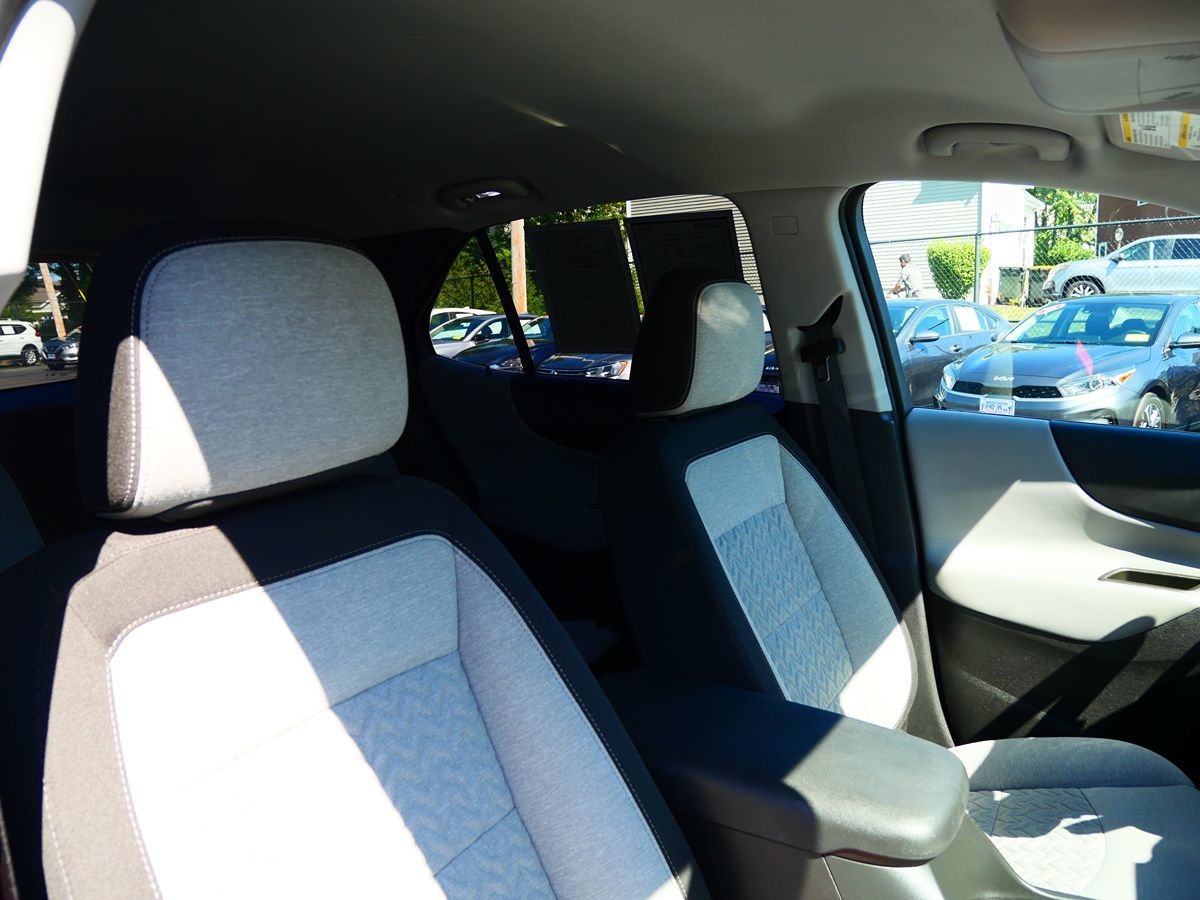 Photo 47 of this Chevrolet Equinox
