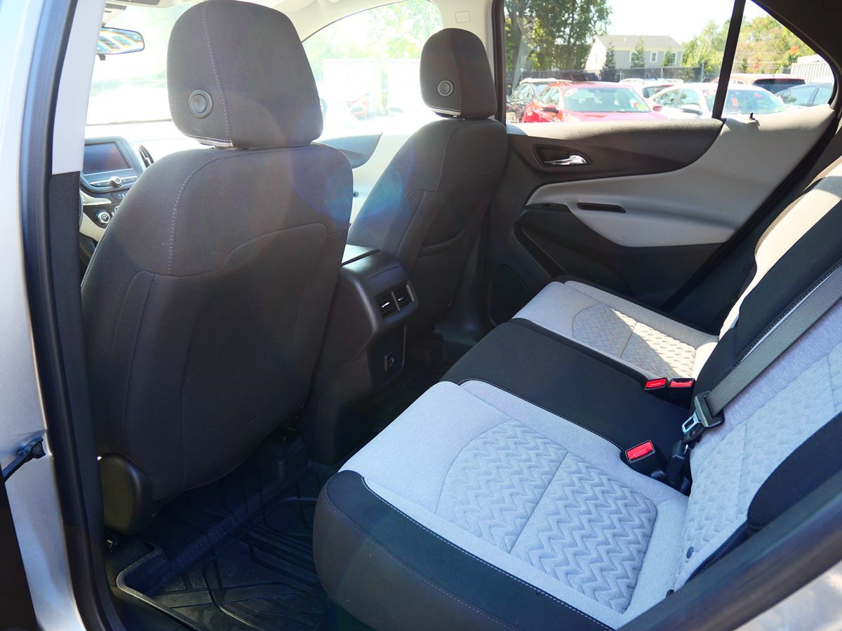 Photo 48 of this Chevrolet Equinox
