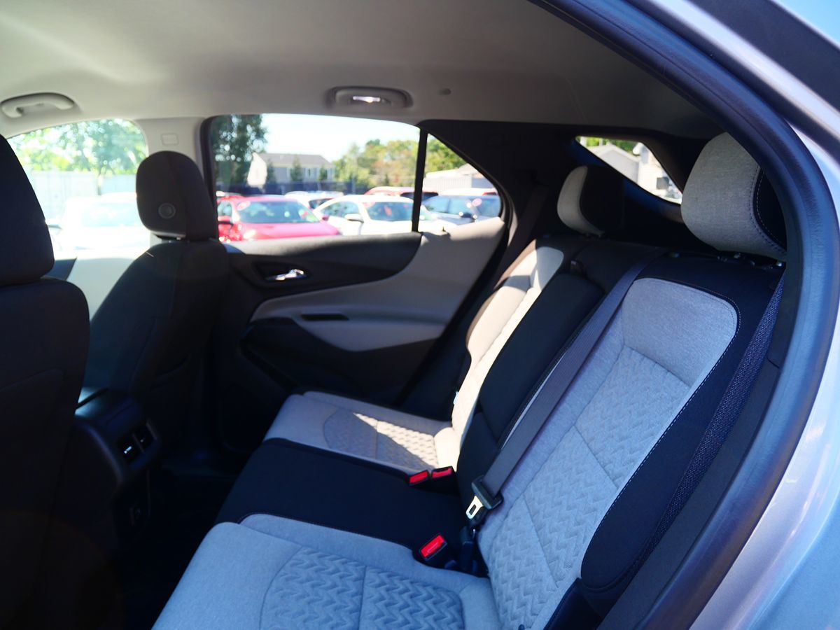 Photo 49 of this Chevrolet Equinox
