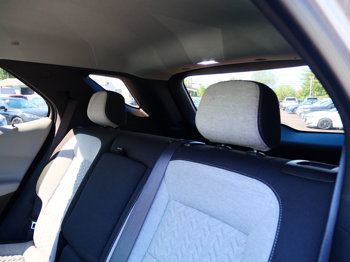 Photo 50 of this Chevrolet Equinox