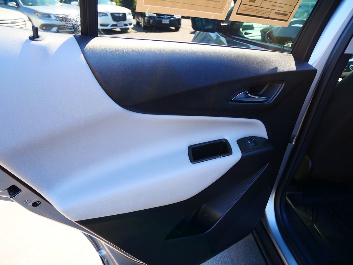 Photo 51 of this Chevrolet Equinox