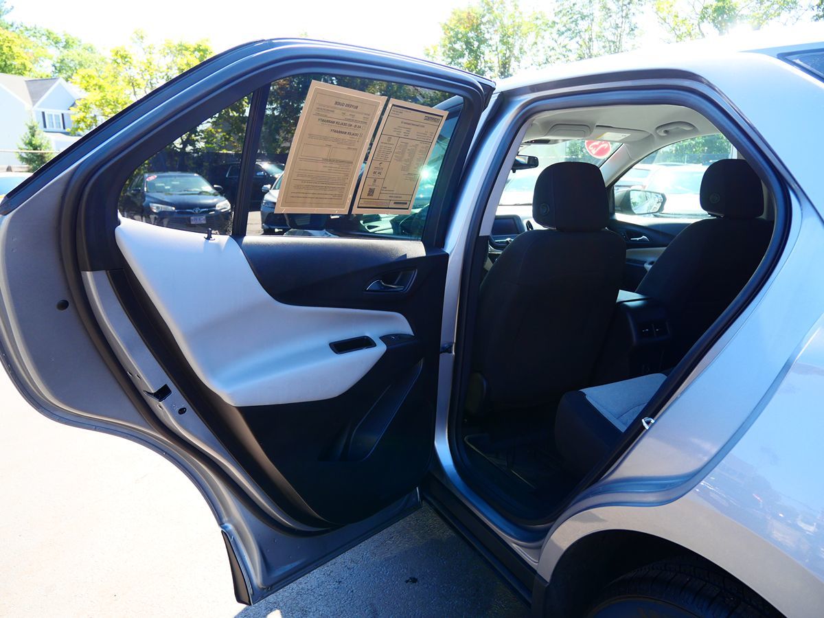 Photo 52 of this Chevrolet Equinox