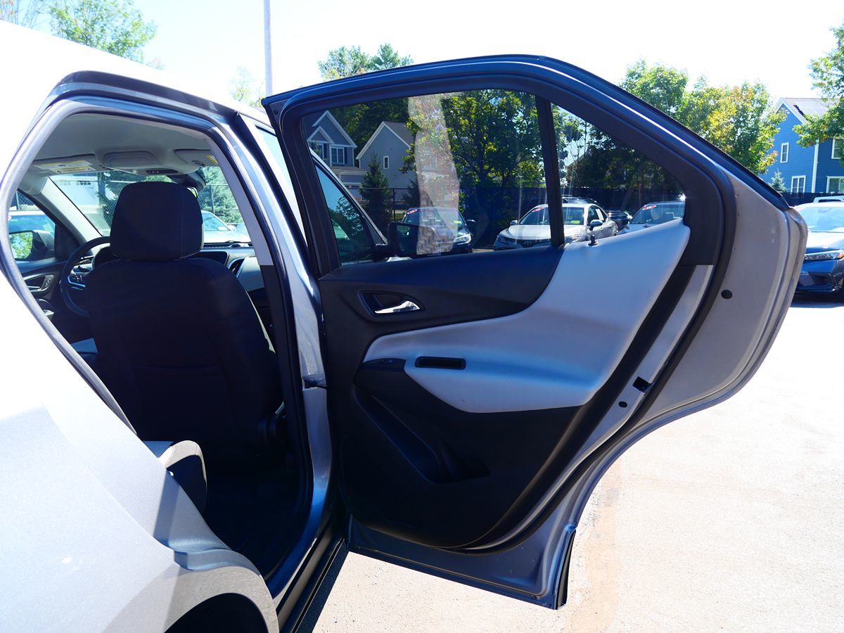 Photo 57 of this Chevrolet Equinox