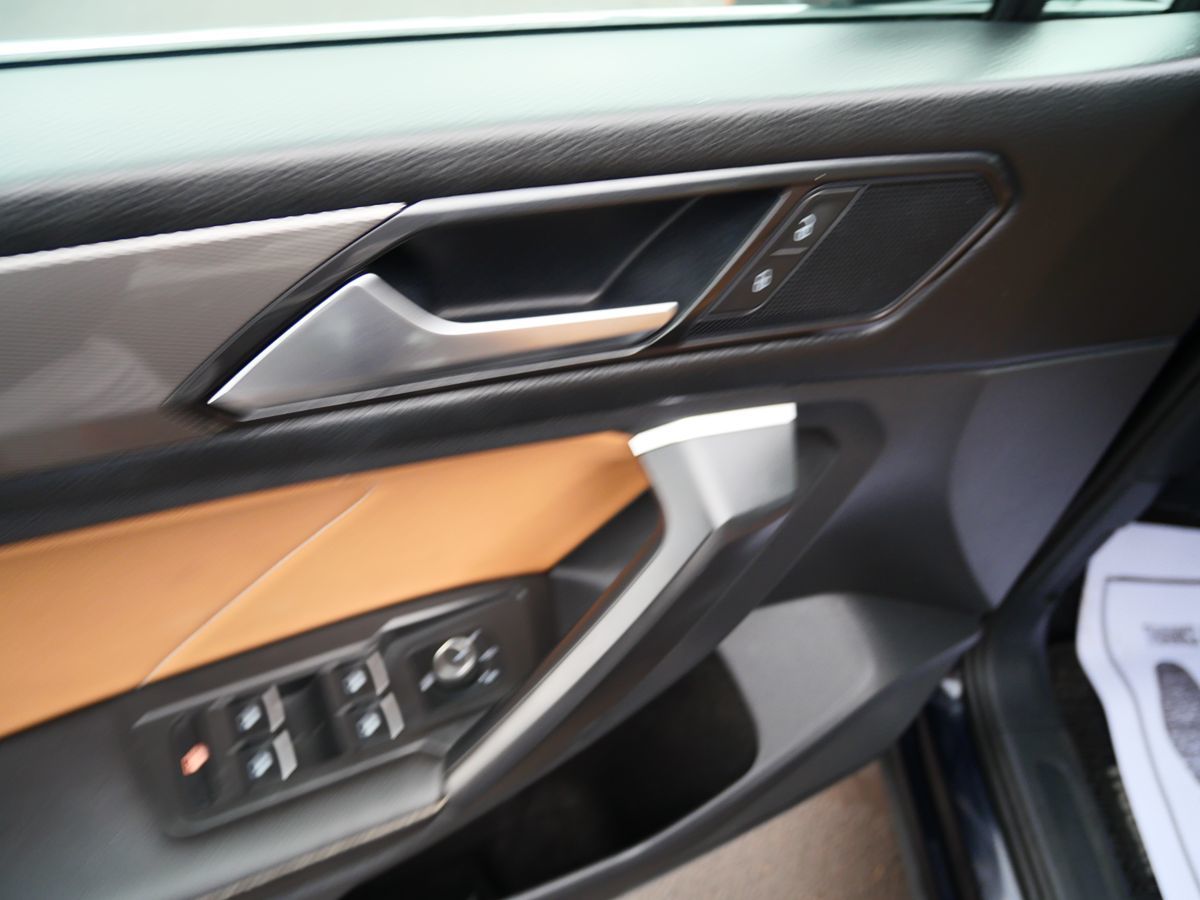 Photo 16 of this Volkswagen Tiguan
