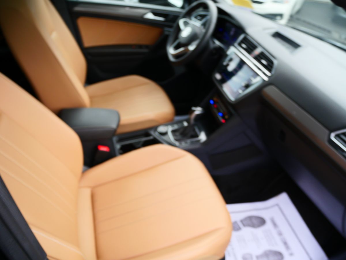 Photo 28 of this Volkswagen Tiguan