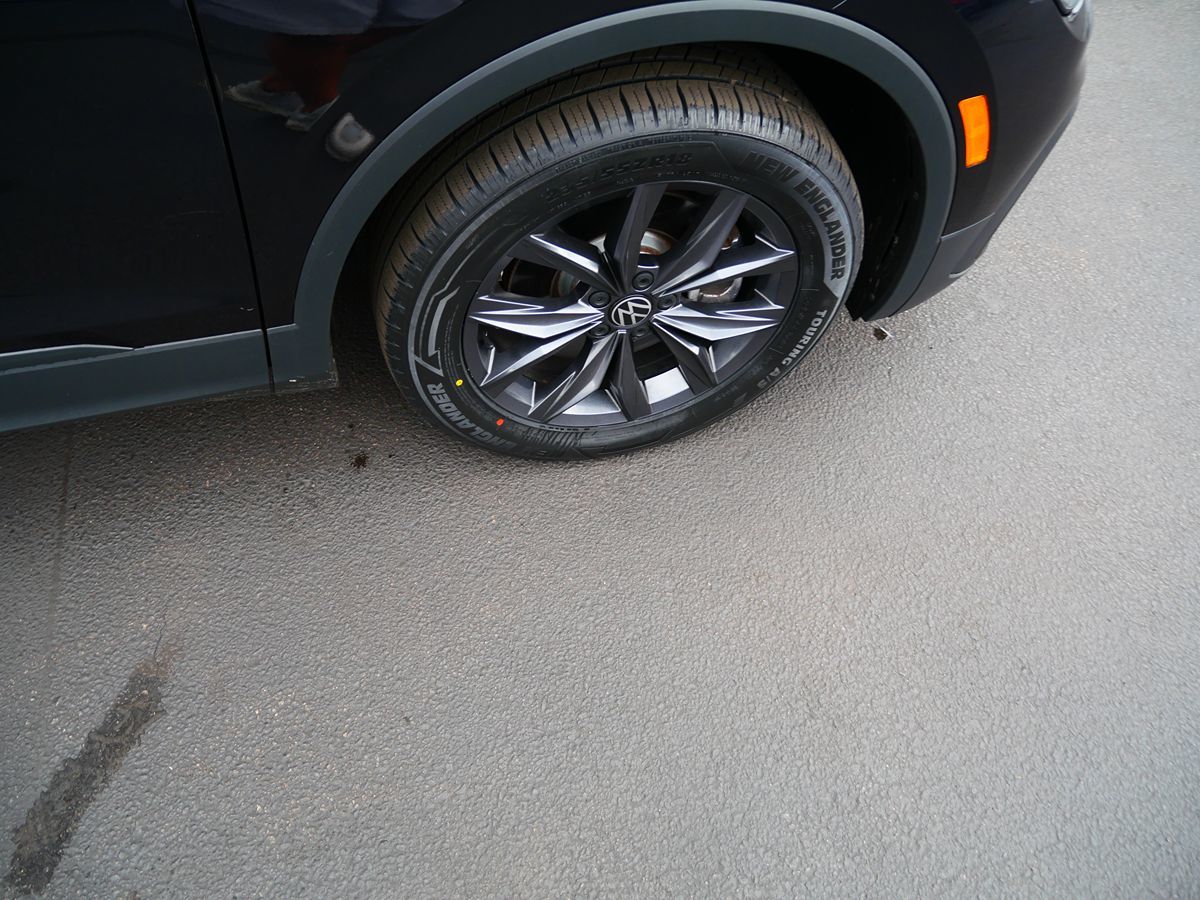 Photo 34 of this Volkswagen Tiguan
