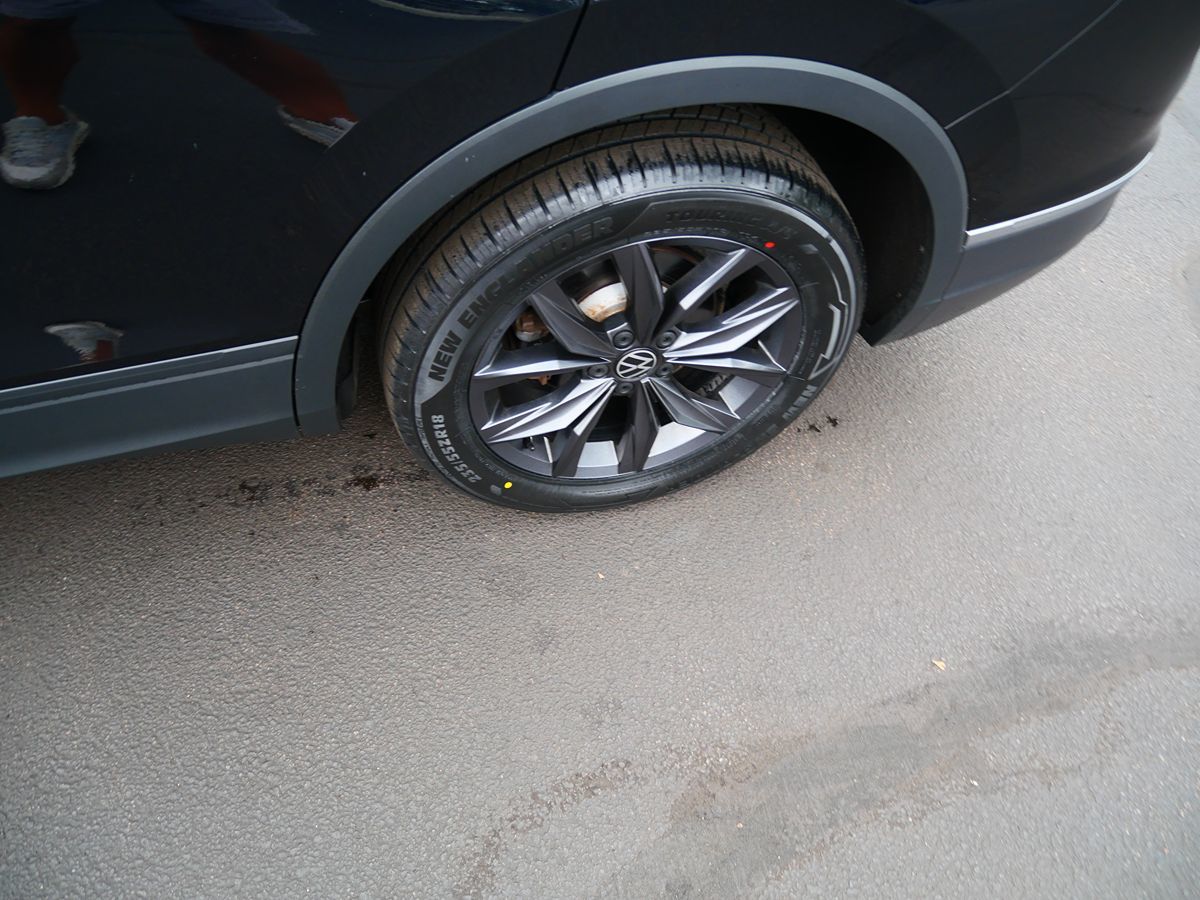 Photo 36 of this Volkswagen Tiguan