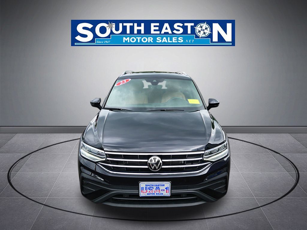 Photo 3 of this Volkswagen Tiguan
