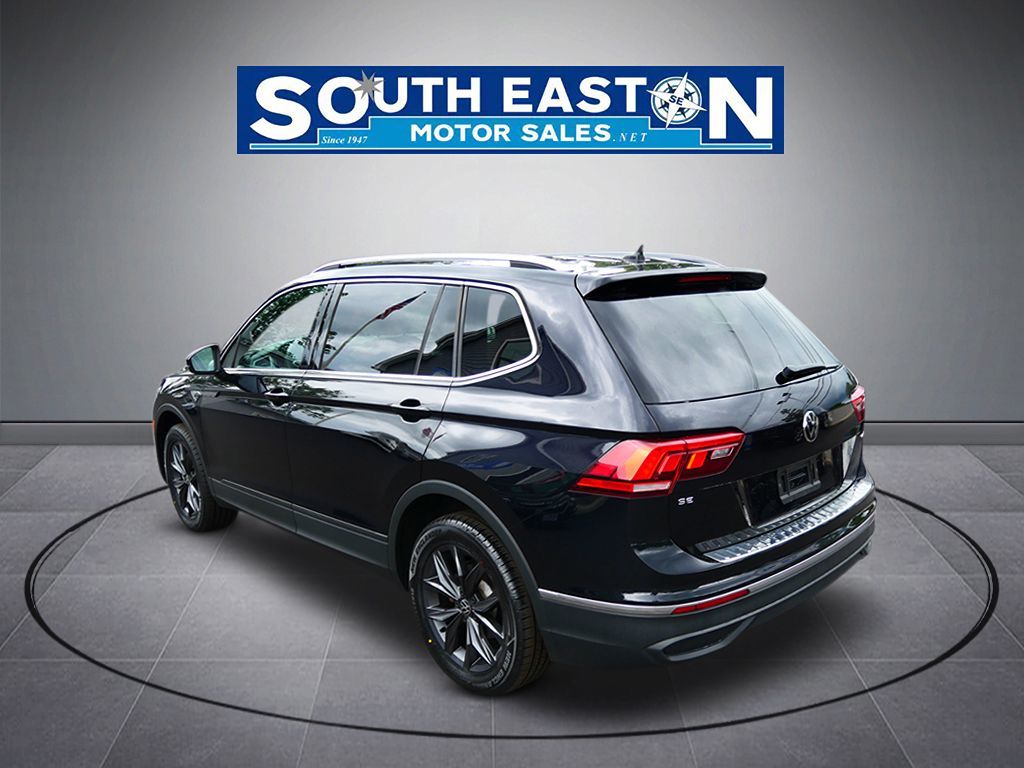 Photo 6 of this Volkswagen Tiguan