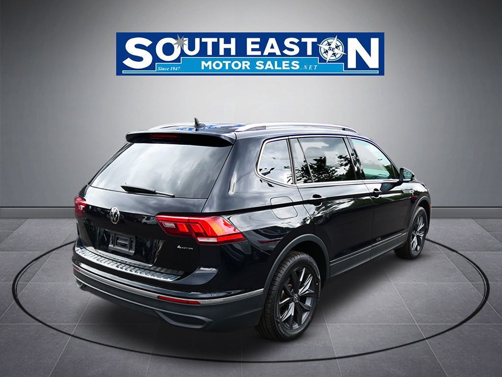 Photo 5 of this Volkswagen Tiguan