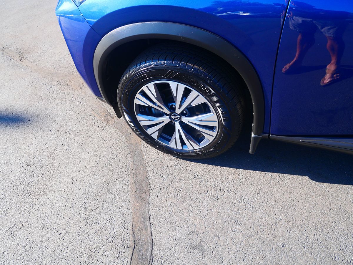 Photo 34 of this Nissan Rogue