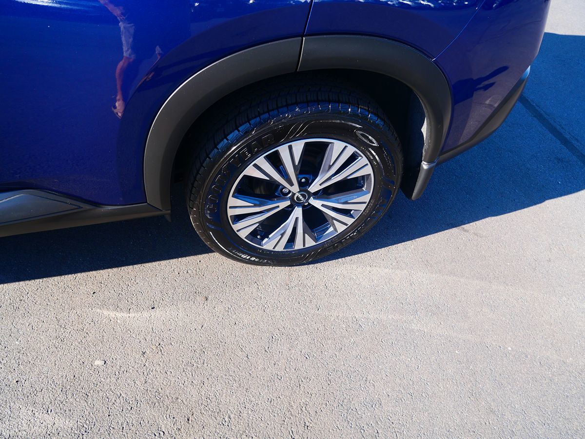 Photo 35 of this Nissan Rogue