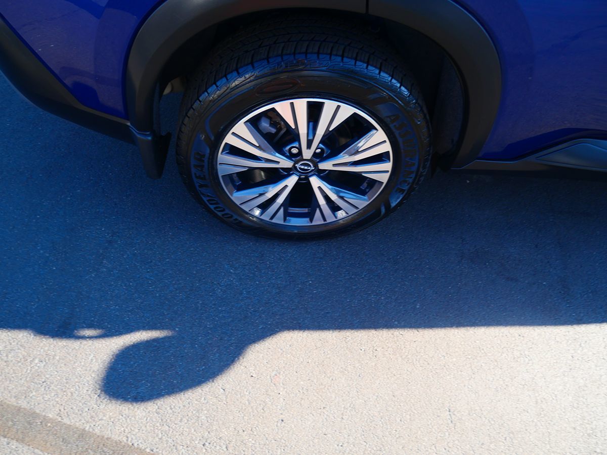 Photo 32 of this Nissan Rogue