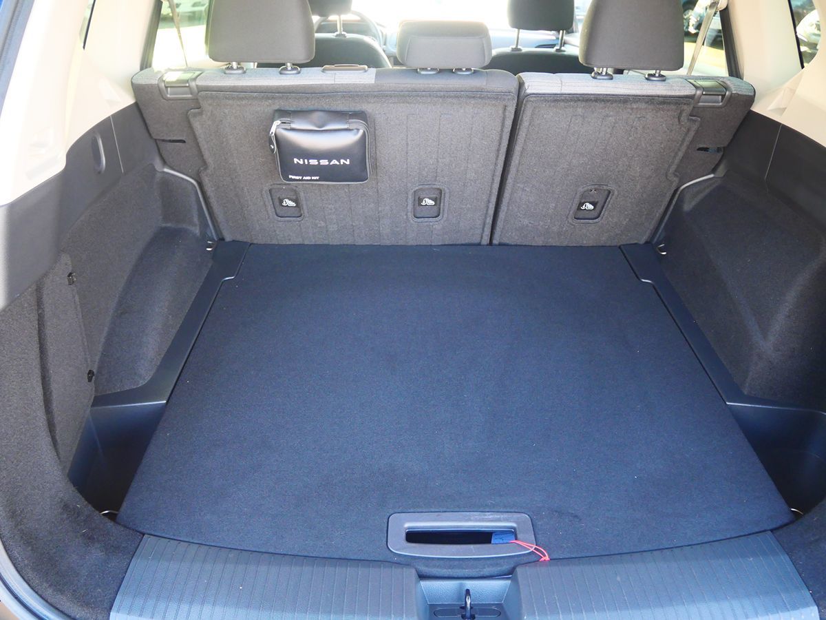 Photo 21 of this Nissan Rogue