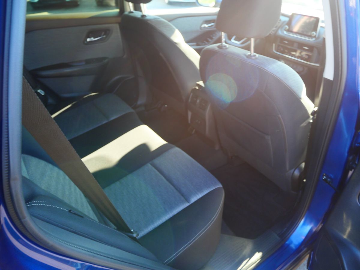 Photo 22 of this Nissan Rogue