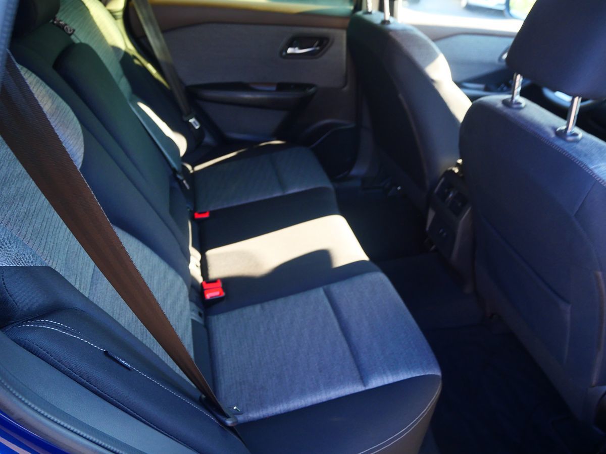 Photo 23 of this Nissan Rogue