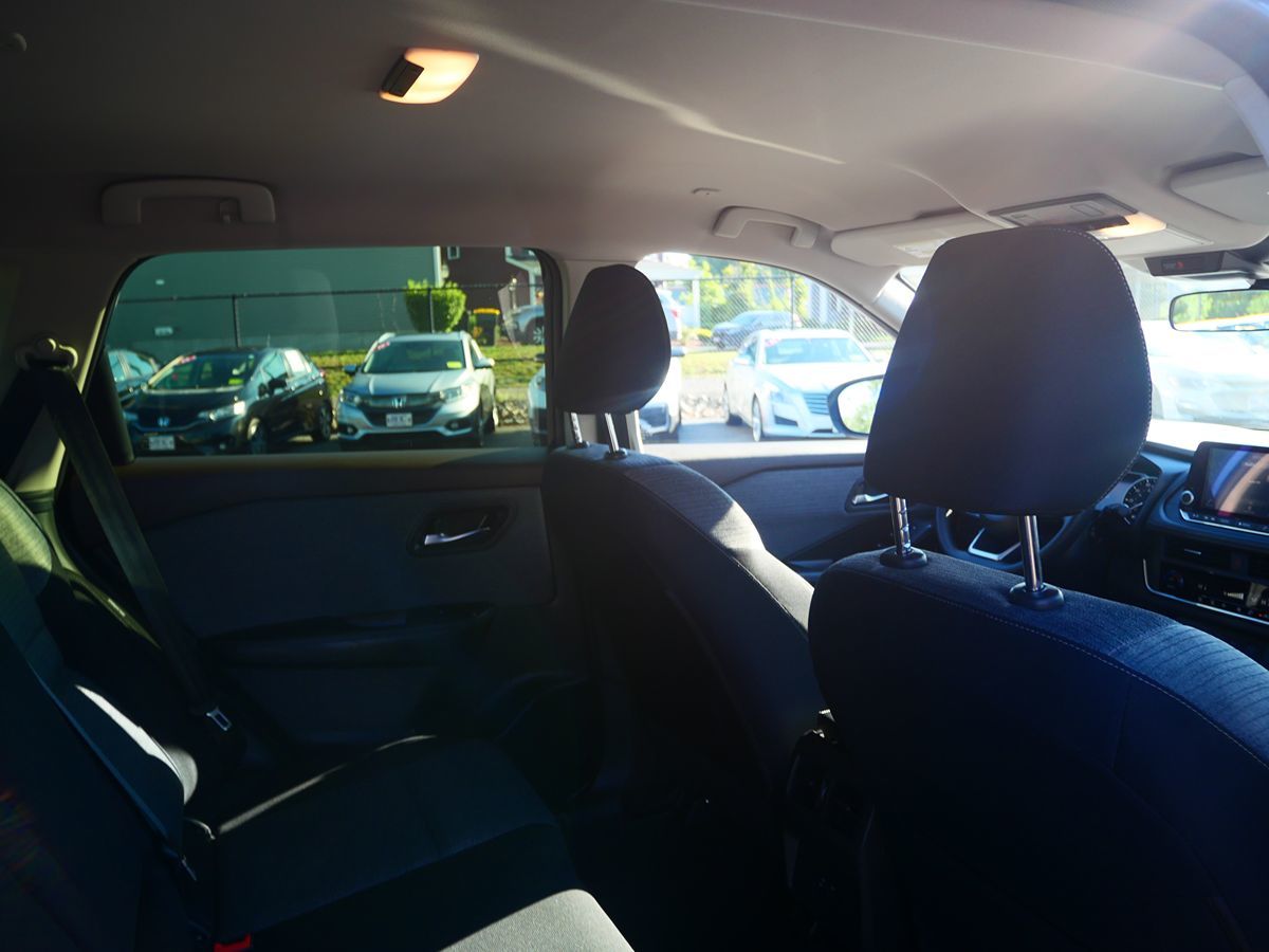 Photo 24 of this Nissan Rogue