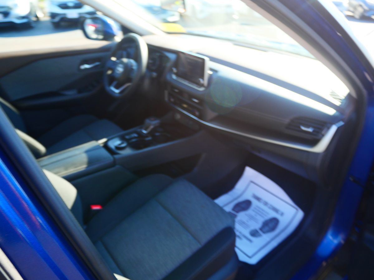 Photo 26 of this Nissan Rogue