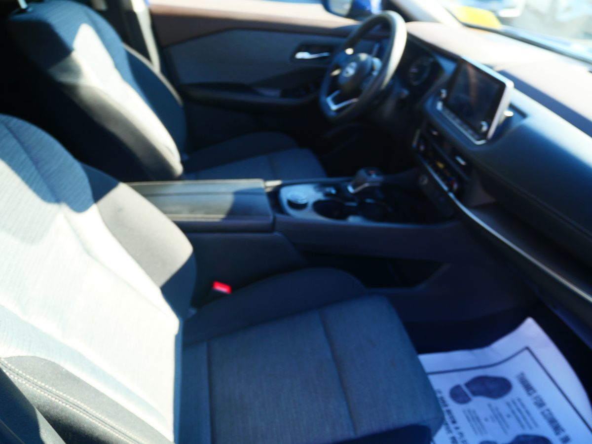 Photo 27 of this Nissan Rogue