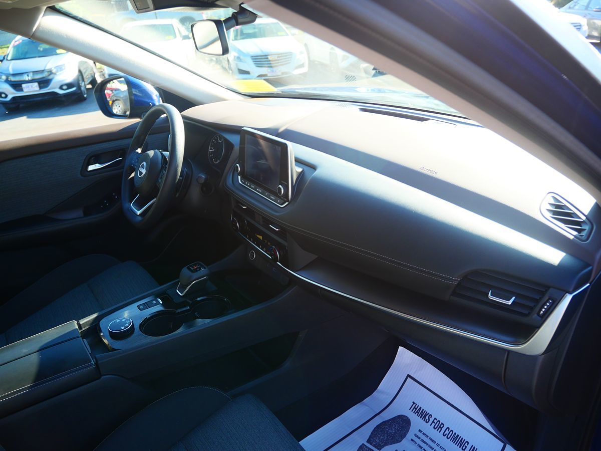 Photo 30 of this Nissan Rogue