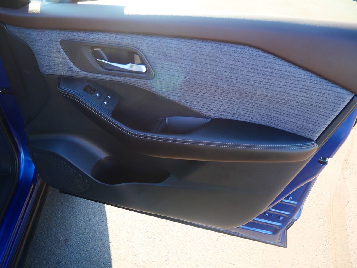Photo 31 of this Nissan Rogue