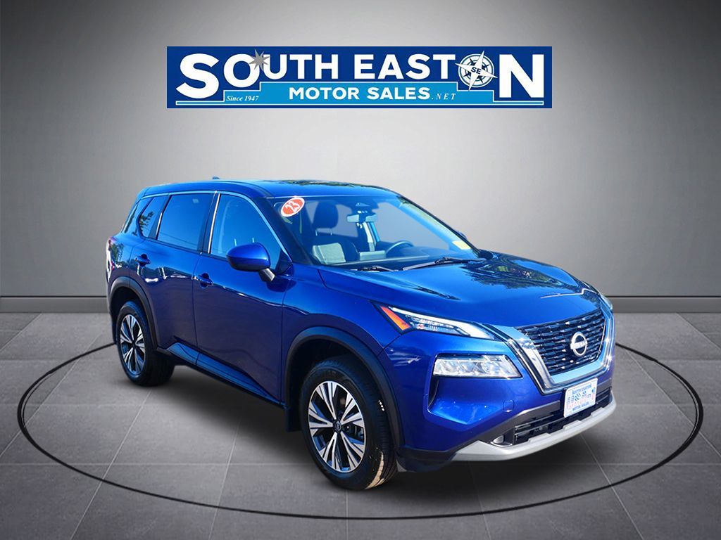 Photo 2 of this Nissan Rogue