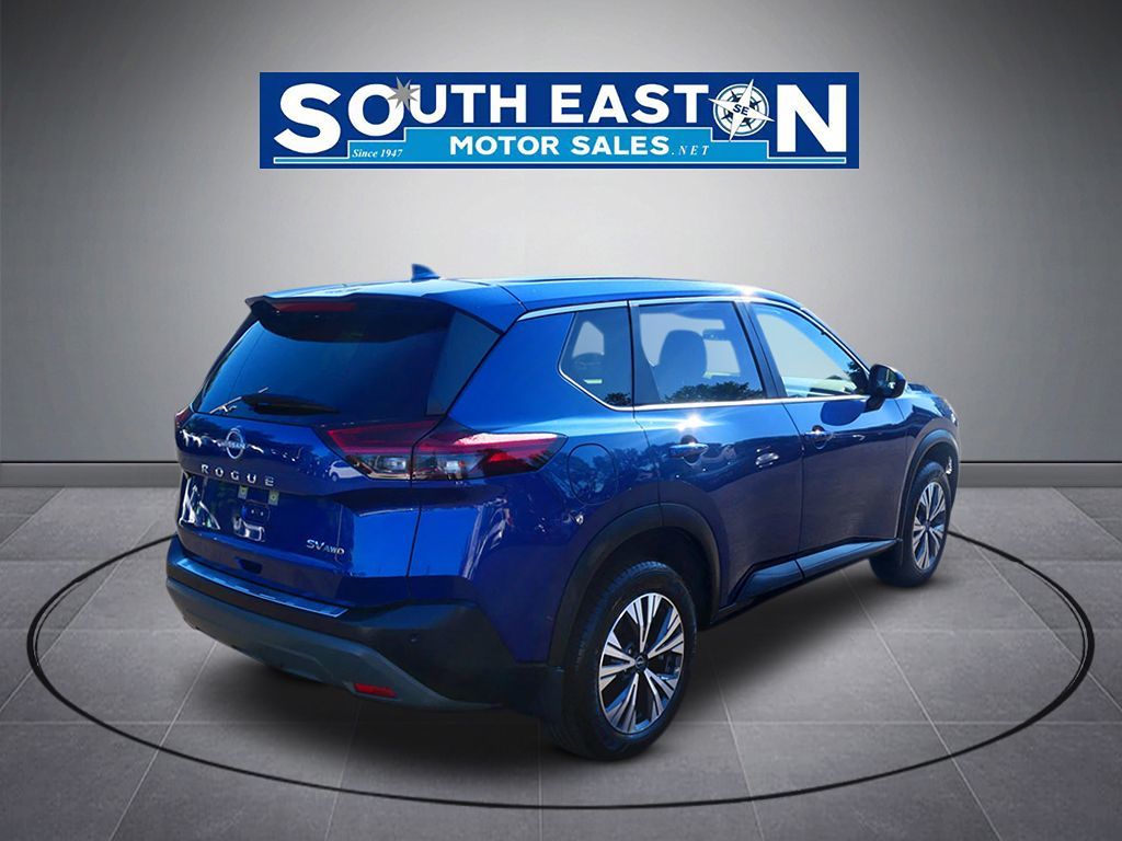 Photo 7 of this Nissan Rogue