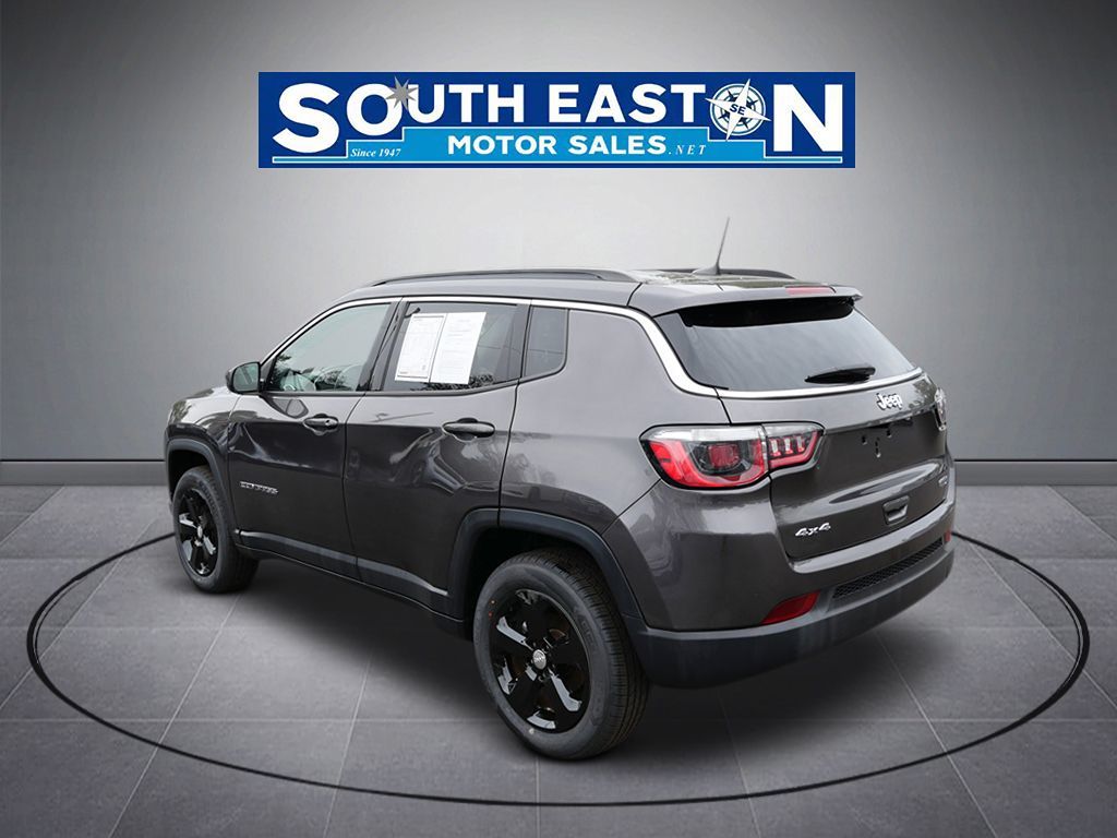 Photo 5 of this Jeep Compass