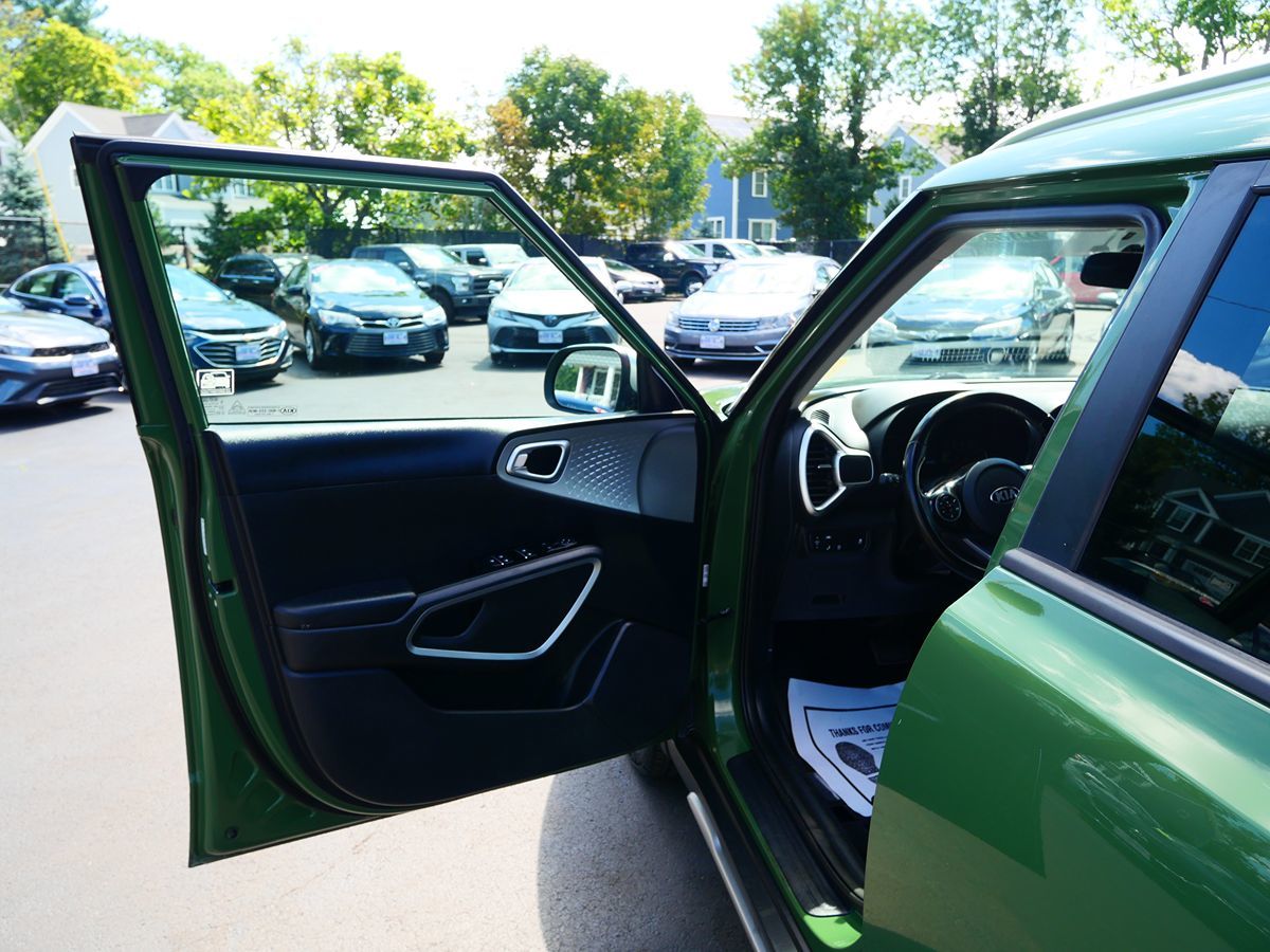 Photo 15 of this Kia Soul