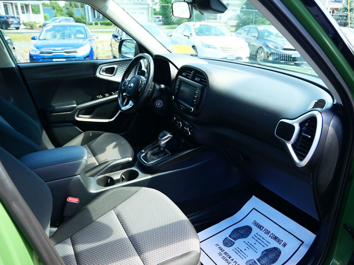 Photo 16 of this Kia Soul