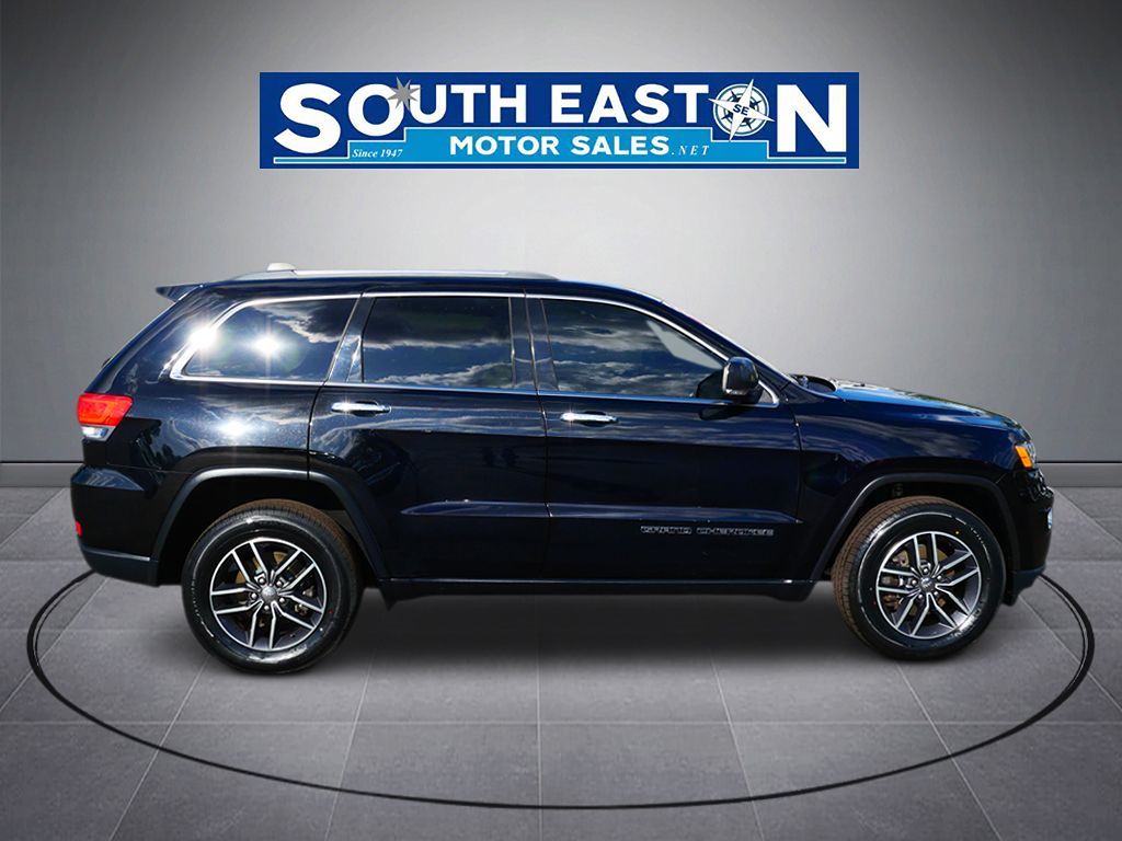 Photo 8 of this Jeep Grand Cherokee