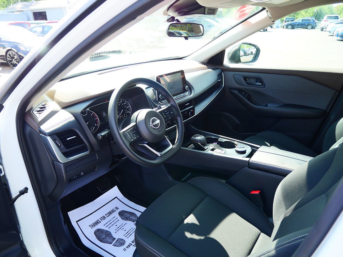 Photo 9 of this Nissan Rogue