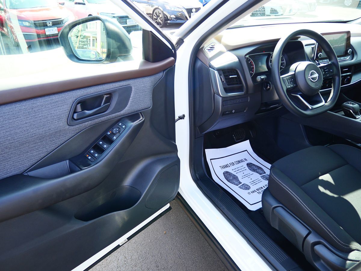 Photo 10 of this Nissan Rogue