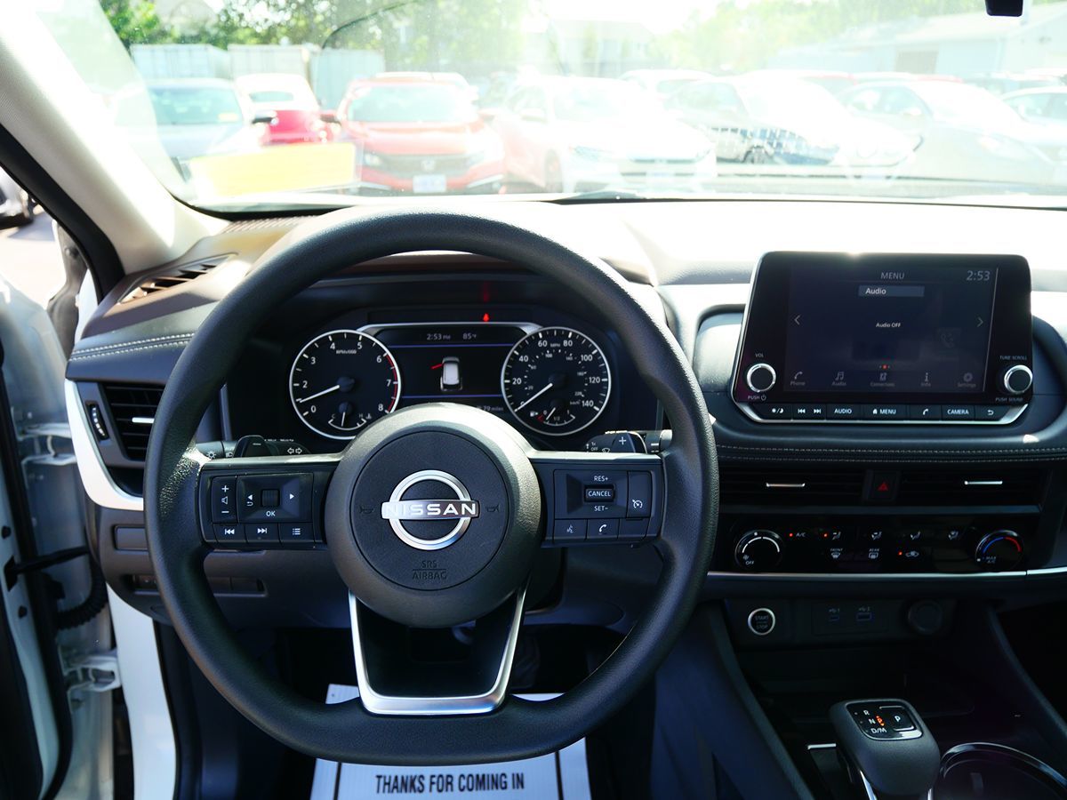 Photo 14 of this Nissan Rogue