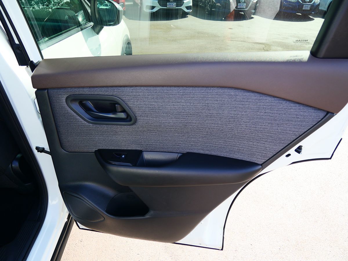 Photo 25 of this Nissan Rogue