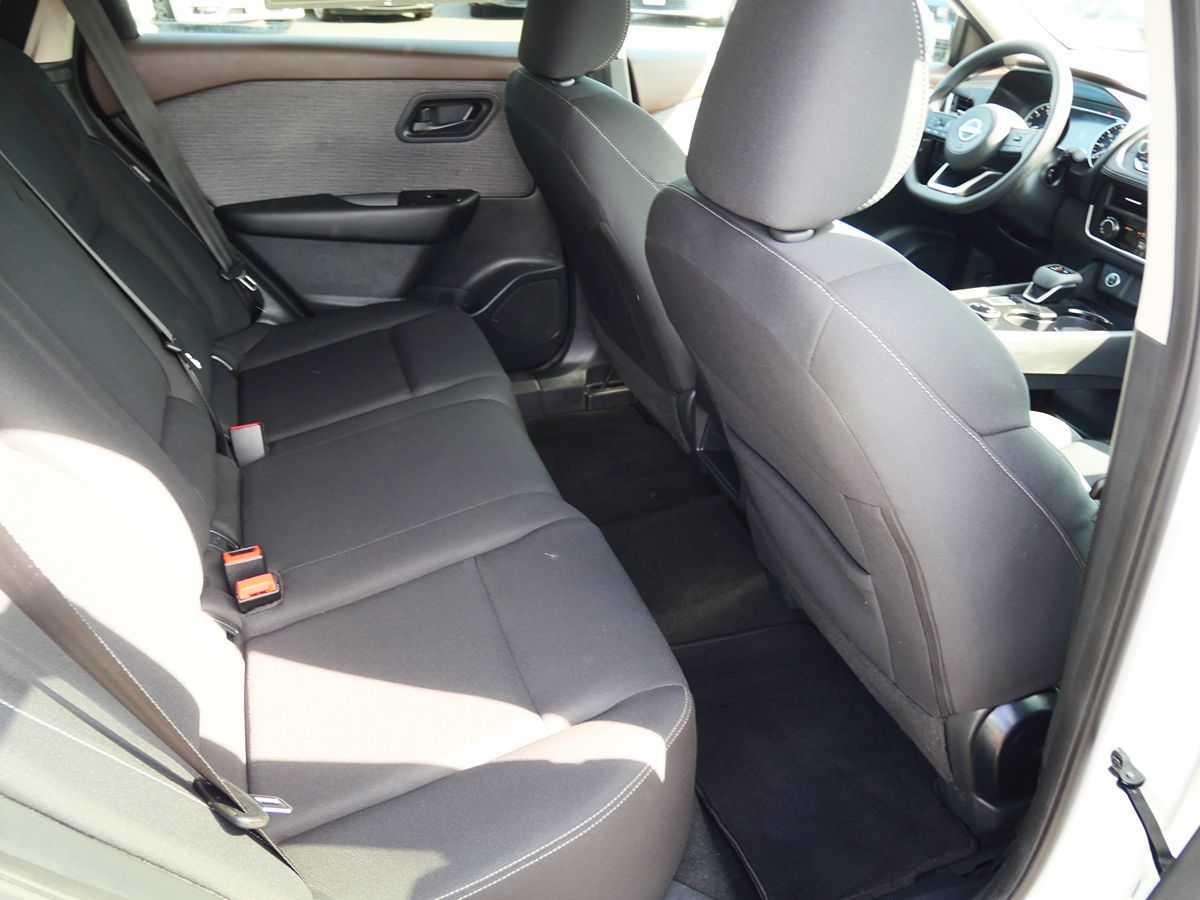 Photo 26 of this Nissan Rogue