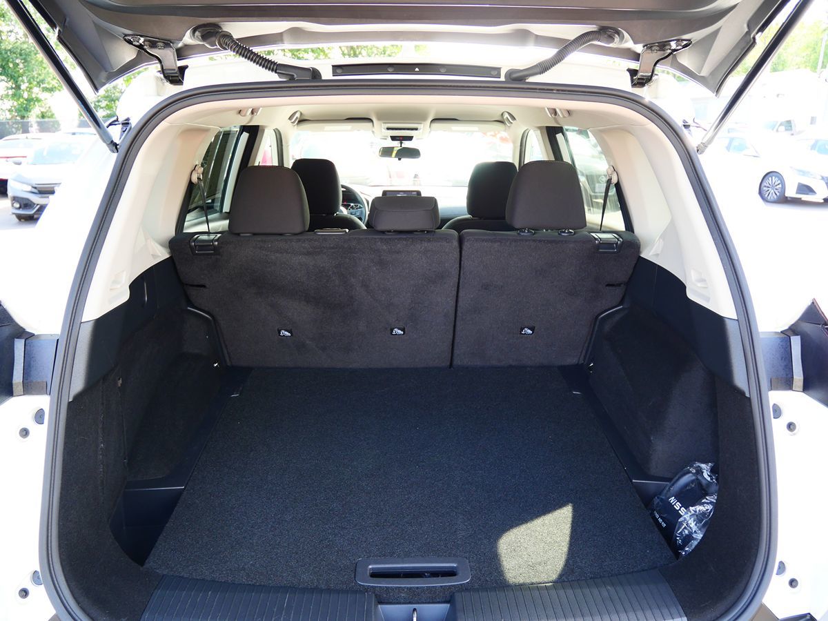 Photo 31 of this Nissan Rogue