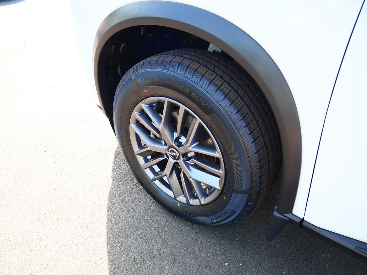 Photo 32 of this Nissan Rogue